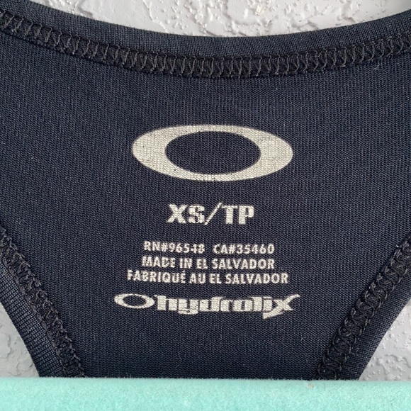Oakley Sports Top - Picture 4 of 4